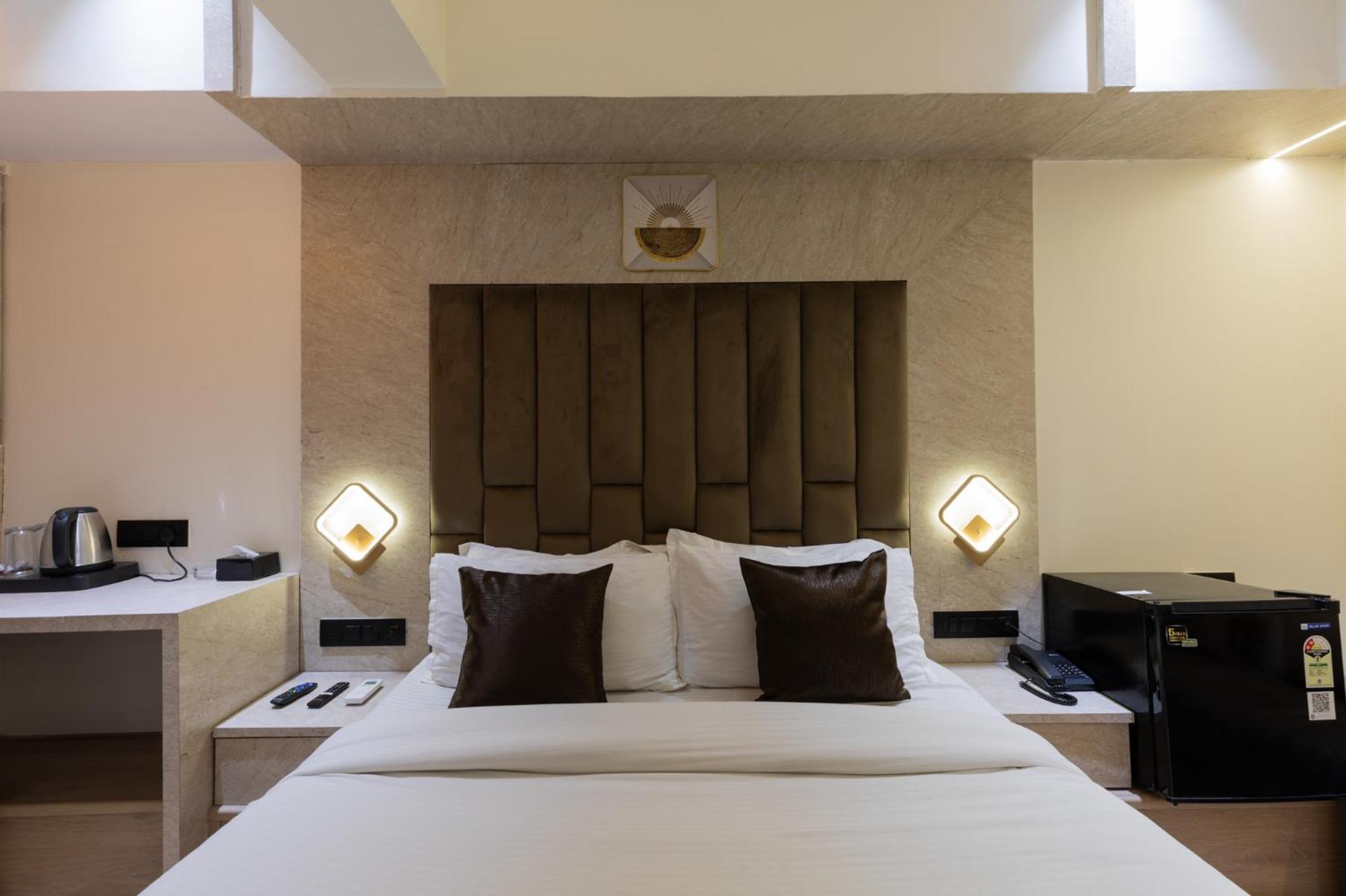 Hotel Larmont Luxury Mumbai Ngoại thất bức ảnh